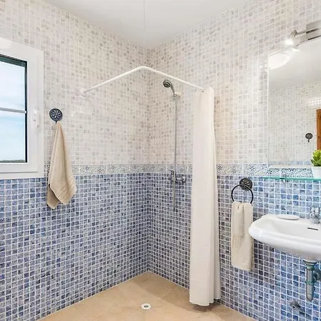 Villa Cala Galdana Sleeps 8 Pool Air Con Wifi Cala Galdana (Menorca)